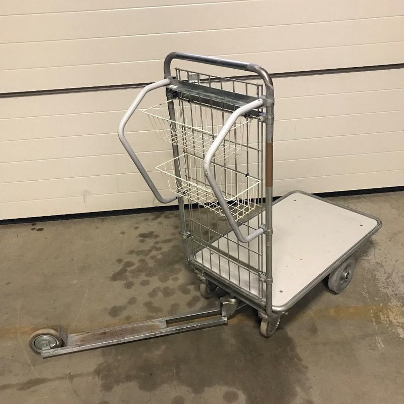 Flakvagn med sparkbräda - begagnad