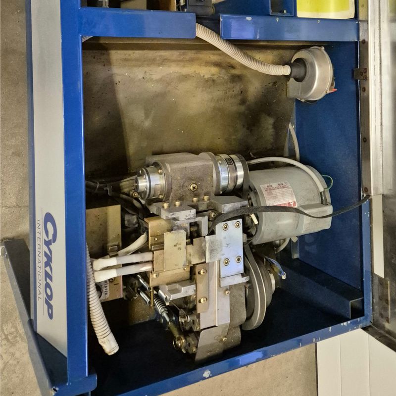 Bandningsmaskin Cyklop M-PAC halvautomatisk - begagnad