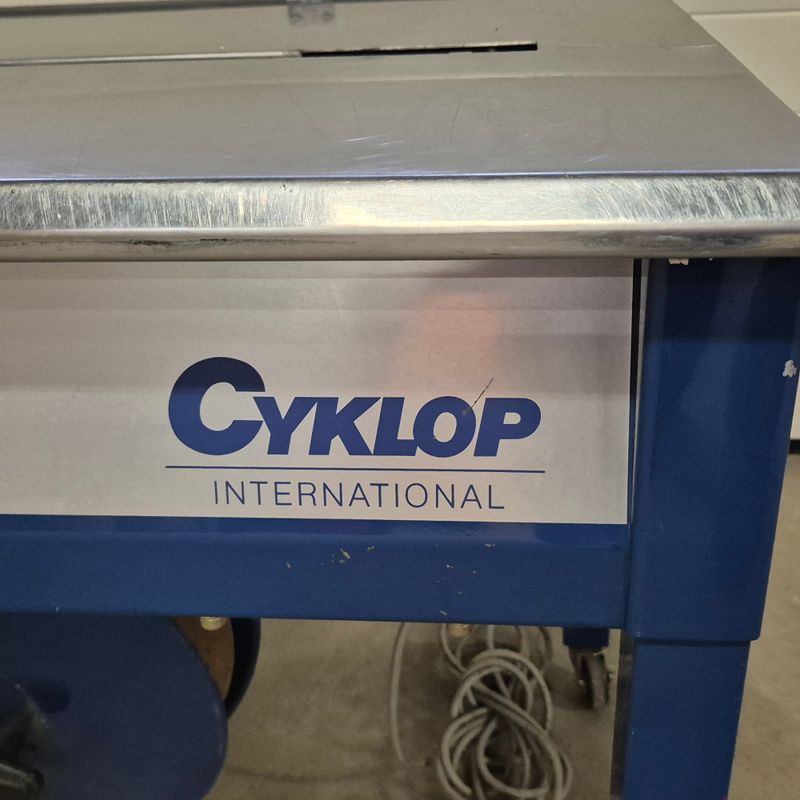 Bandningsmaskin Cyklop M-PAC halvautomatisk - begagnad