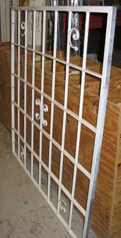 Inbrottsgaller vit 129x135 cm - begagnat