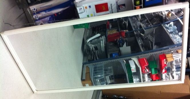 Huvudbild Butiksspegel 100x50 cm Visningsex