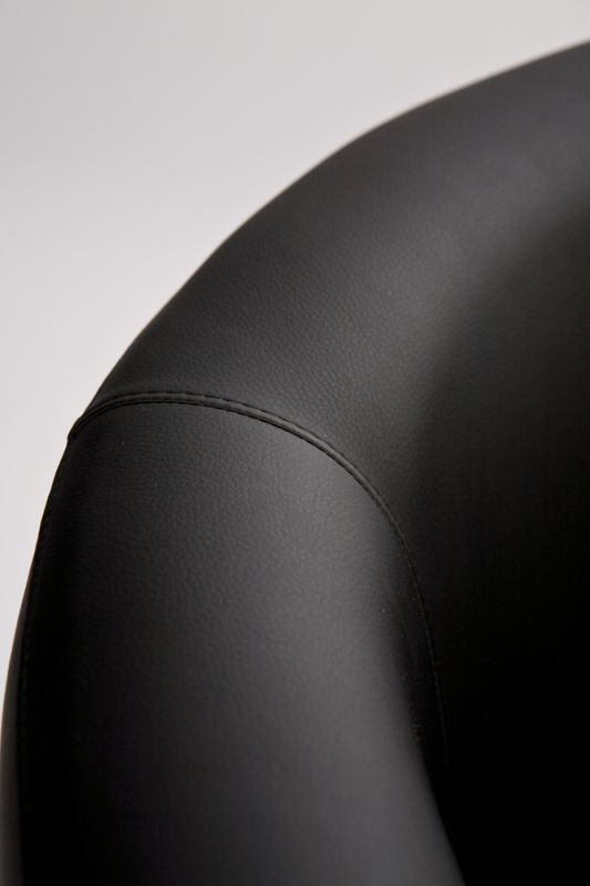 Clubsoffa 2-sits Aurel svart